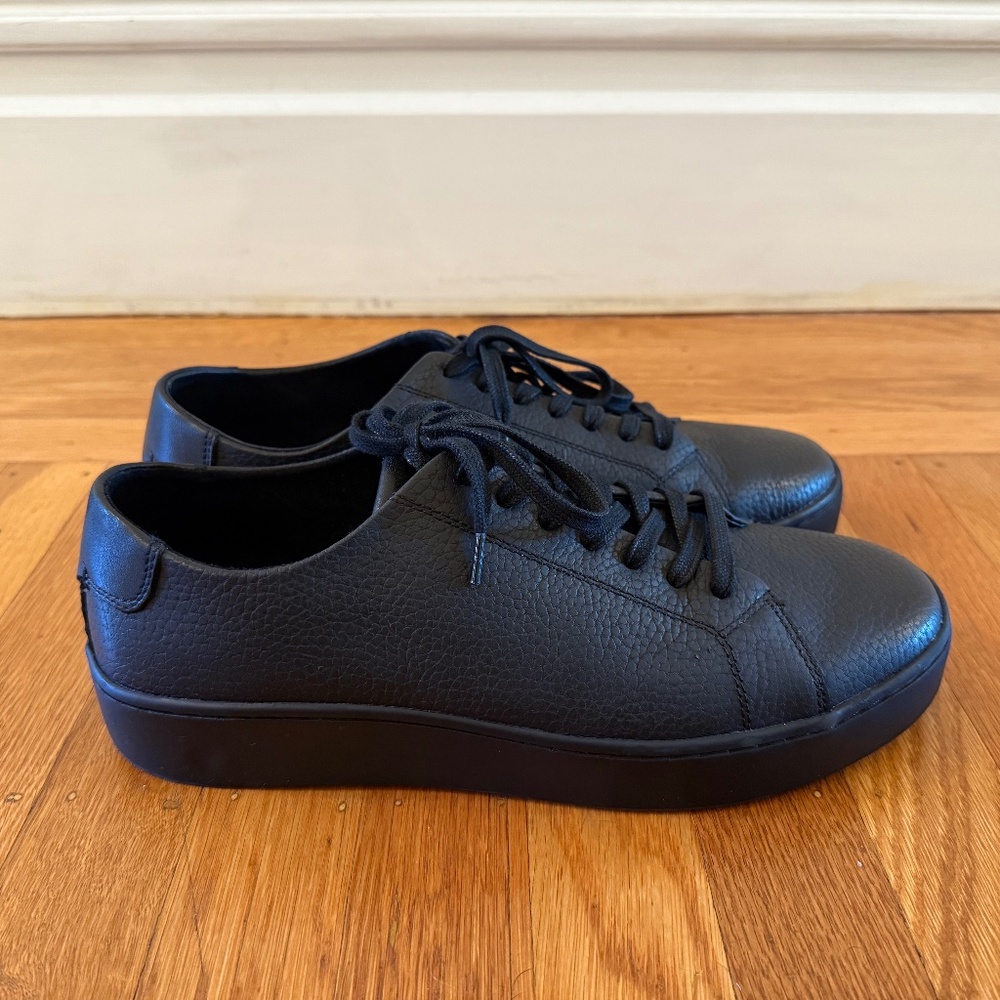 Vince Camuto Hallman Casual Leather Sneaker in Black, Size 10M